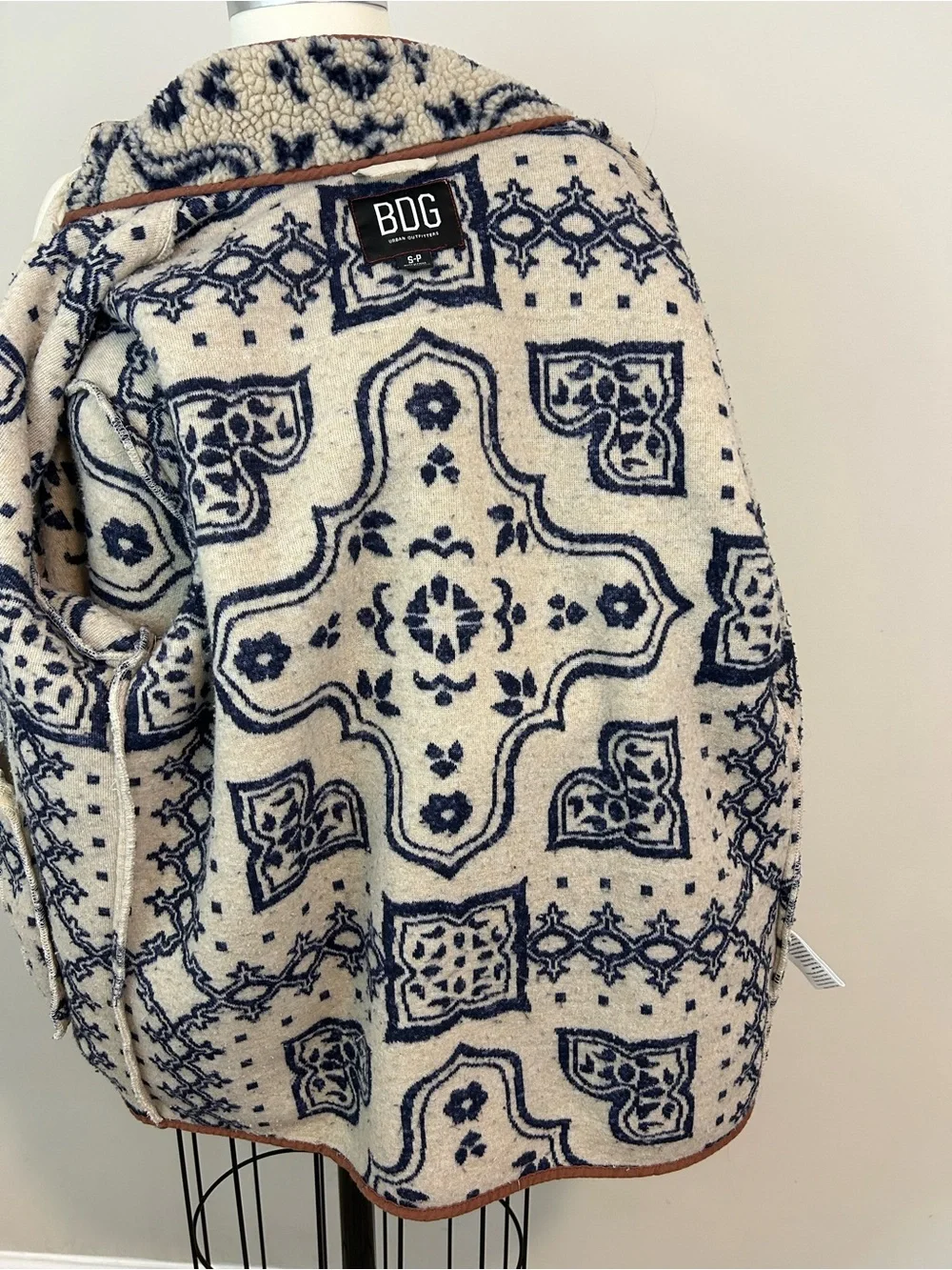 Urban Outfitters BDG Damask Tan Sherpa Zip-Up Fleece Jacket Sz Small